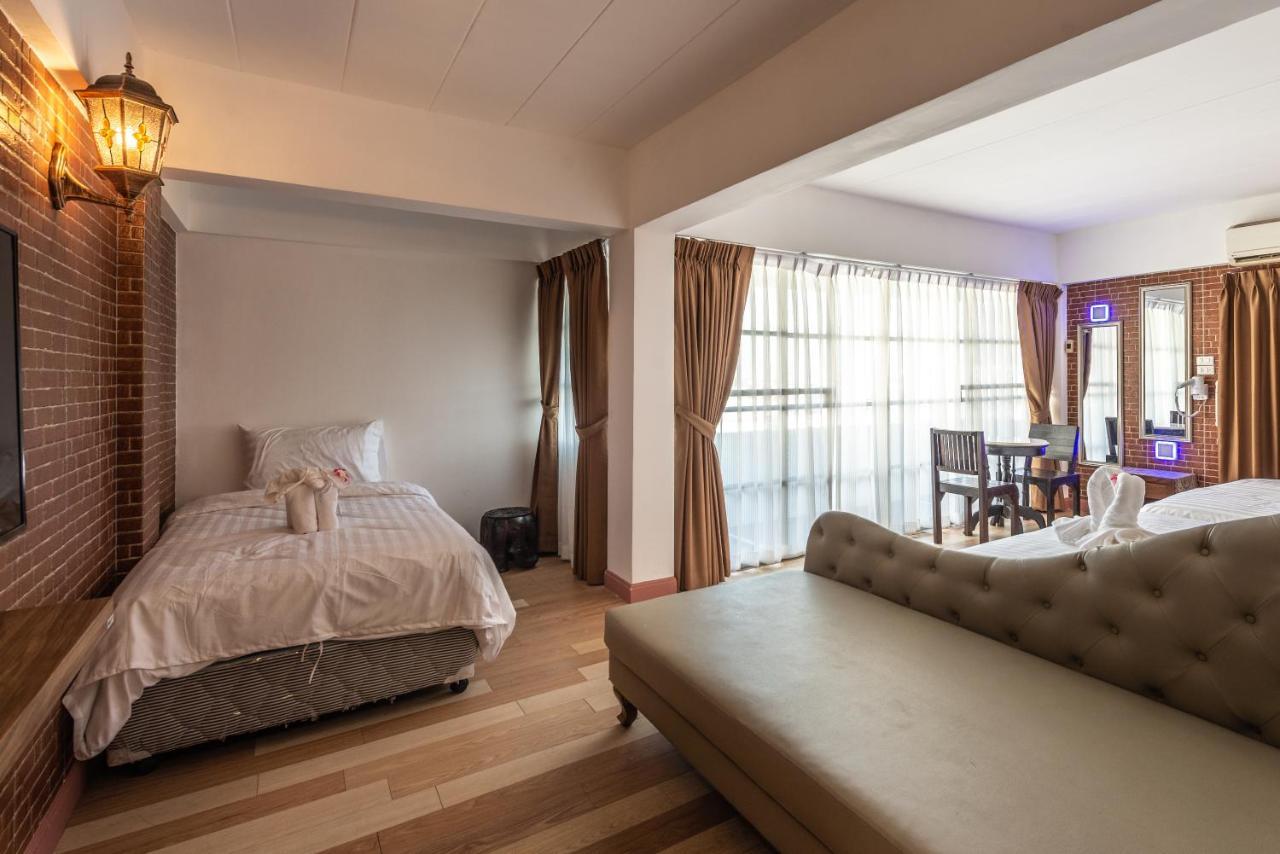 Infinite Love hotel *