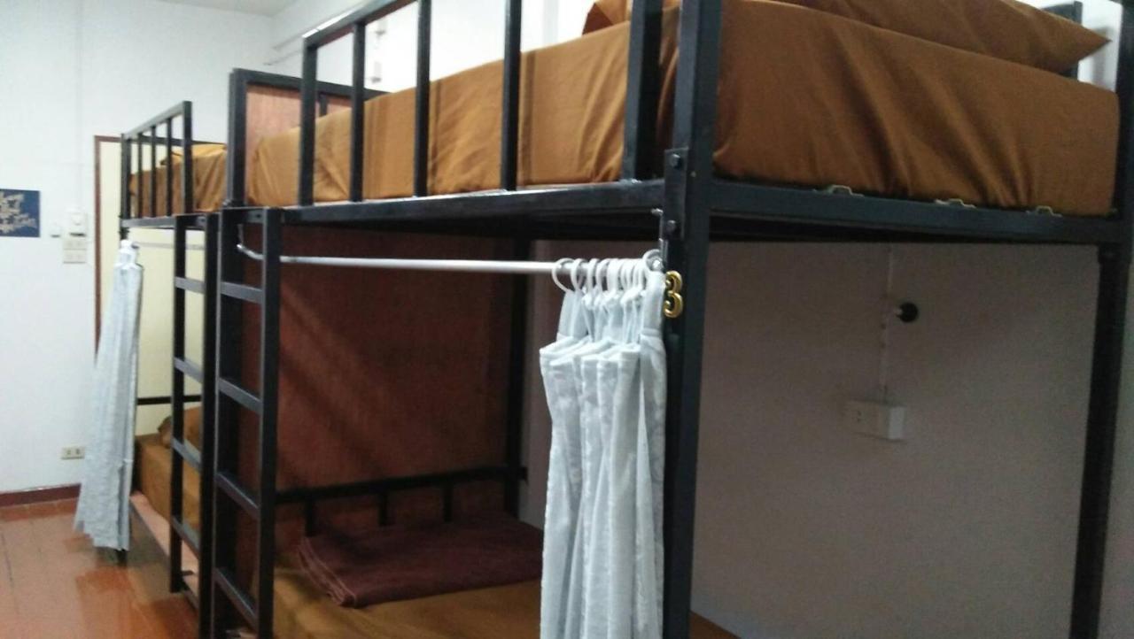 Sleepwith Me Albergue