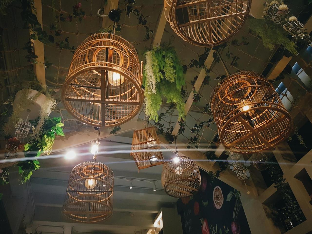 Kinnon Deluxe Coworking Cafe Albergue