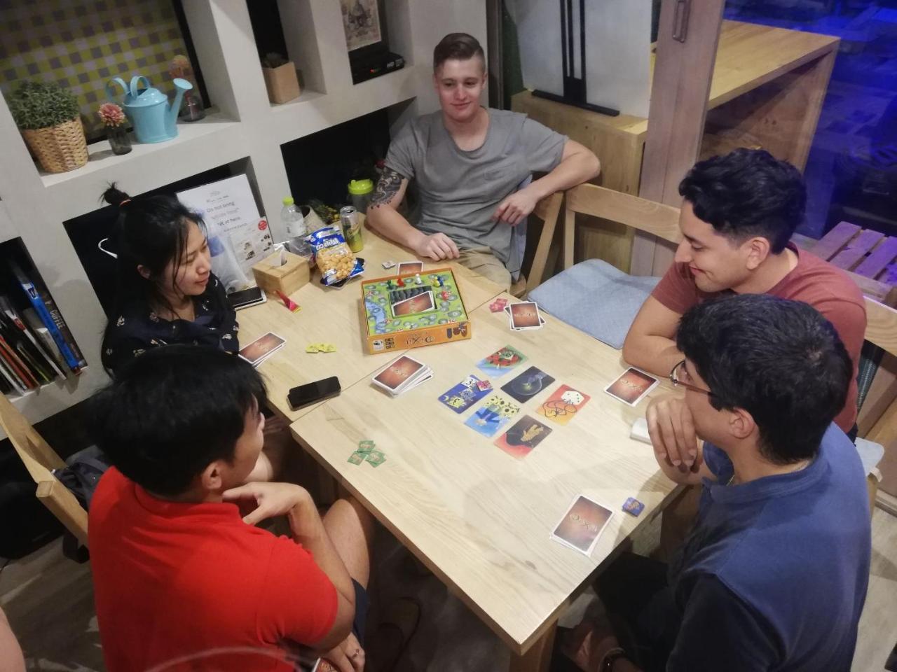 Kinnon Deluxe Coworking Cafe Albergue