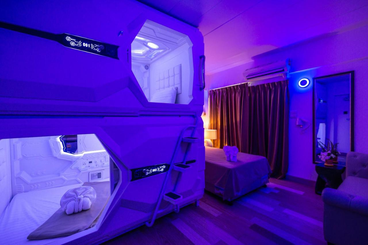 Infinite Love hotel