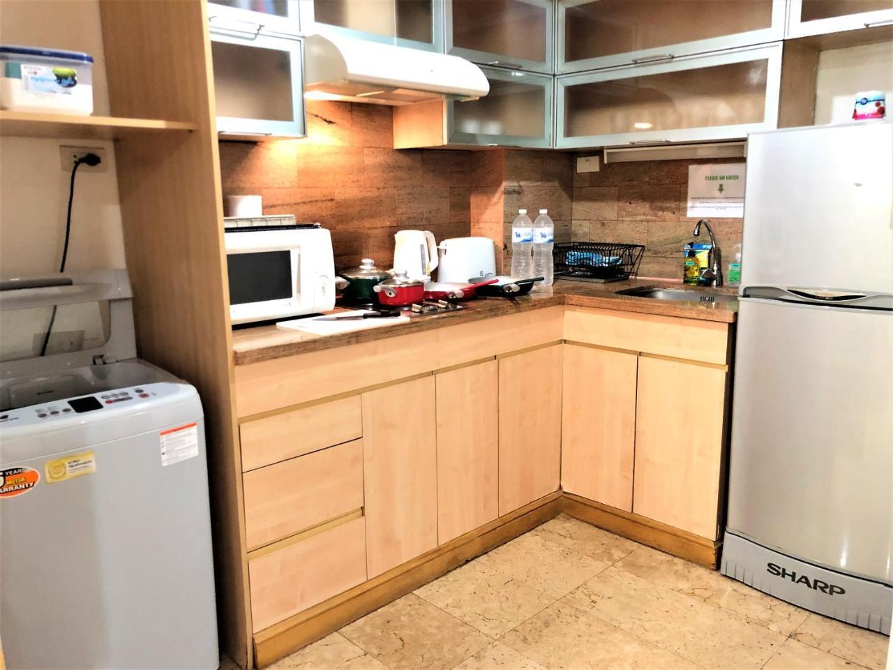 Twin Peaks Sukhumvit Apartment *
