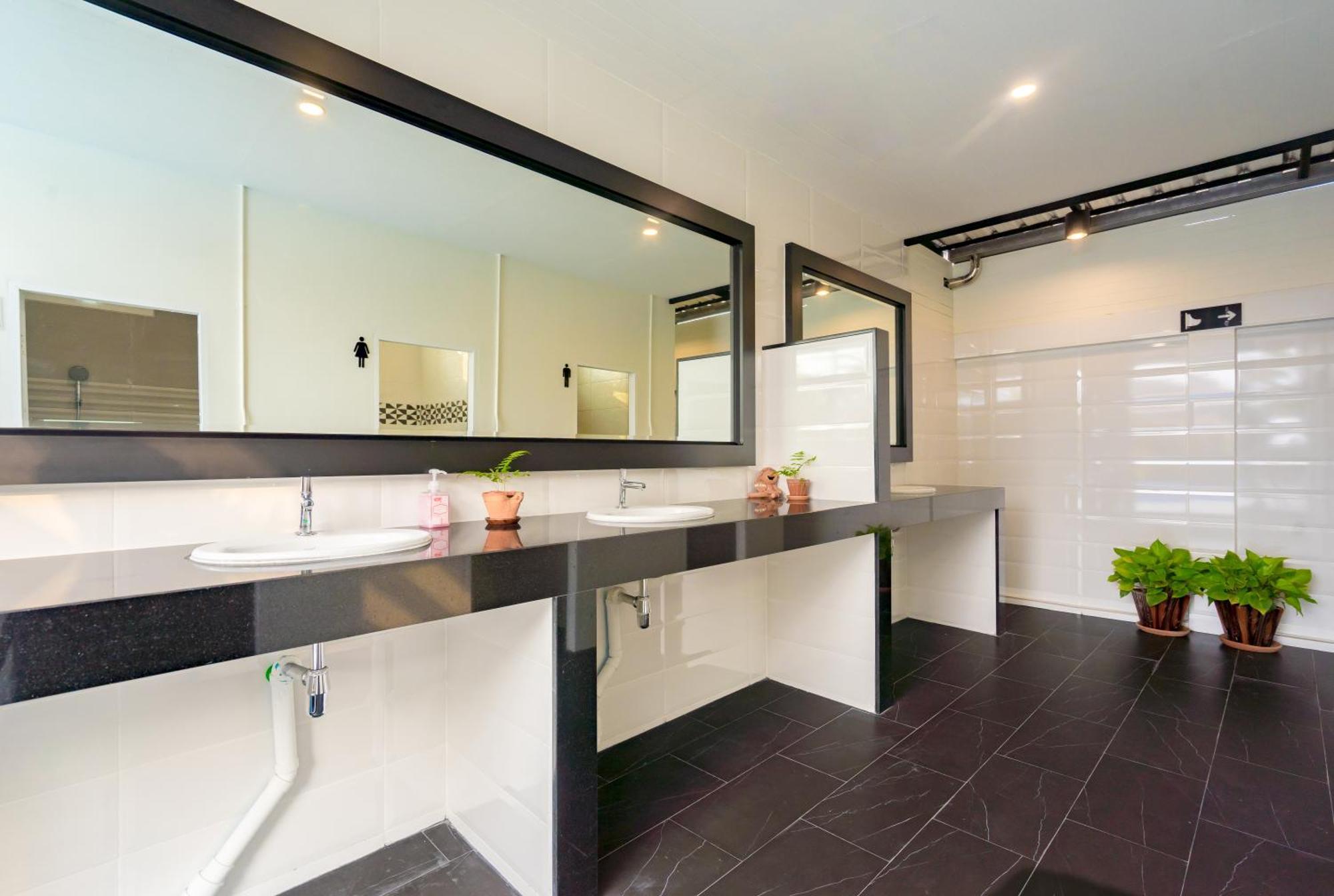 Suphan Hometel Bangkok