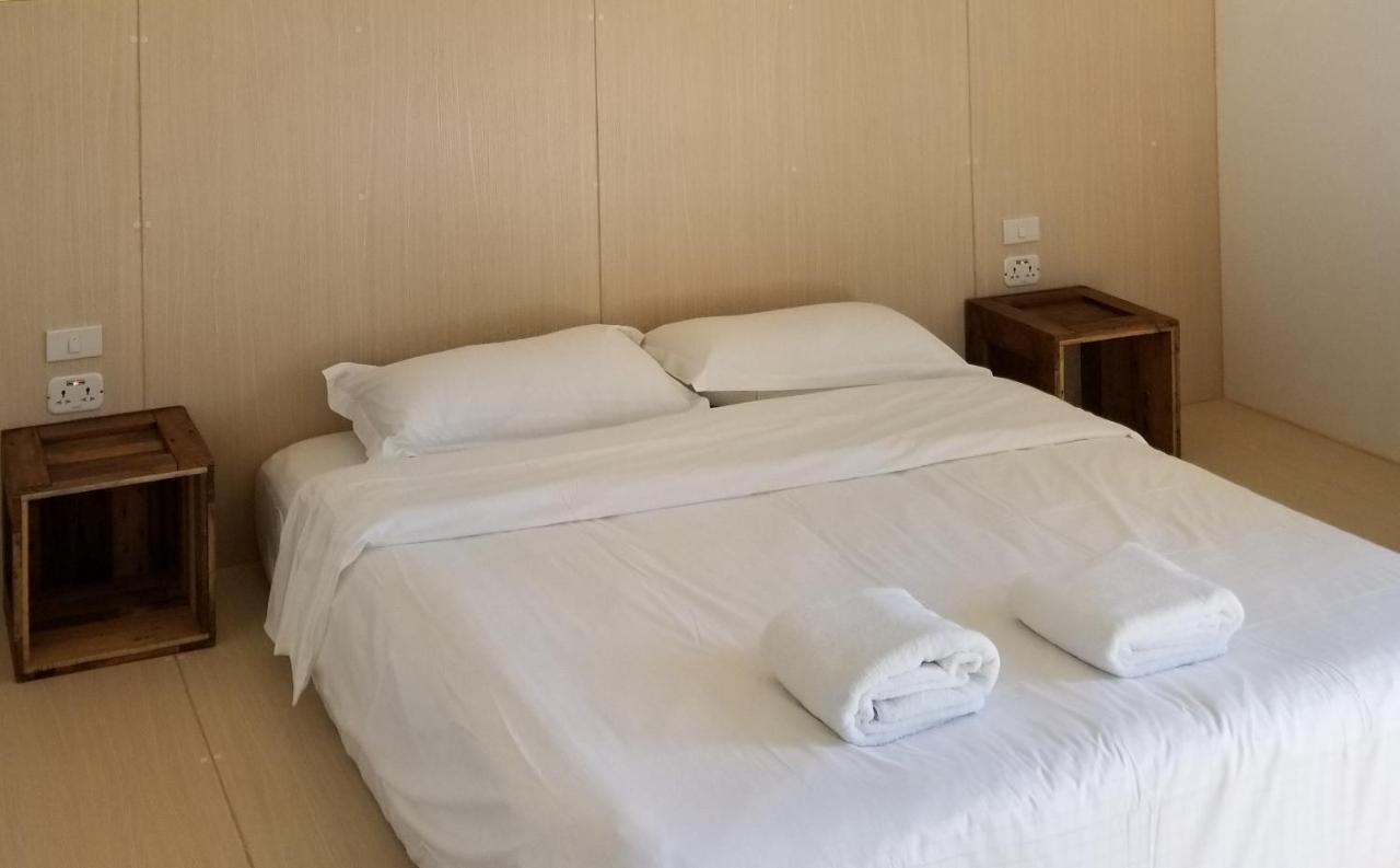 Bed To Hostal