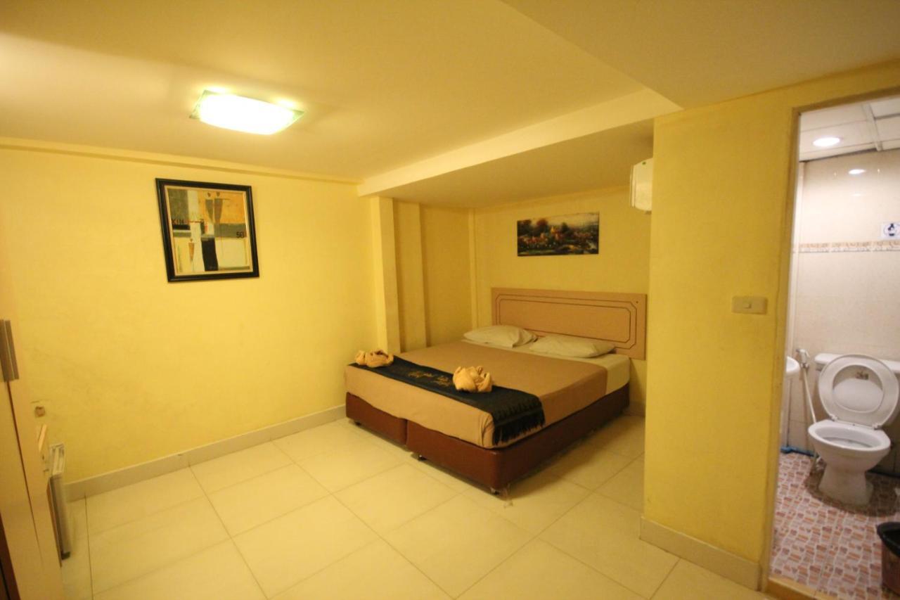 Hotel Universe *