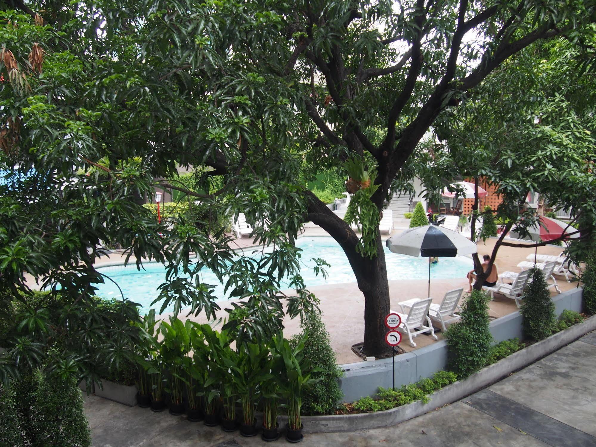 Retroasis Hotel Bangkok