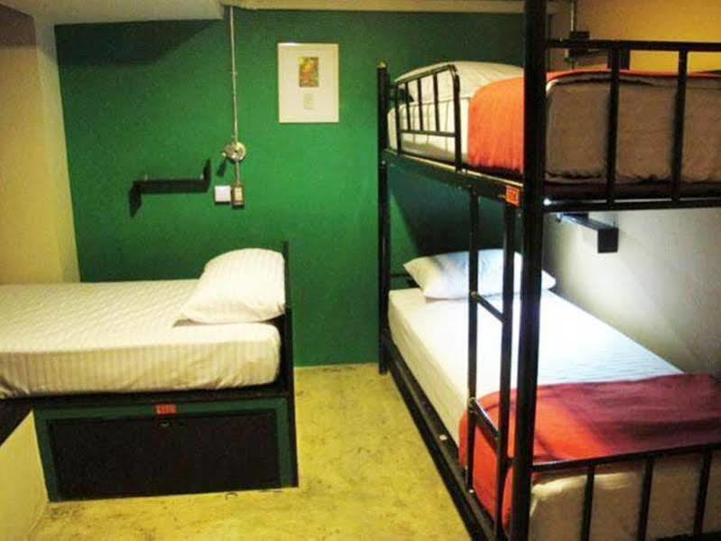 Hostel Silom Art