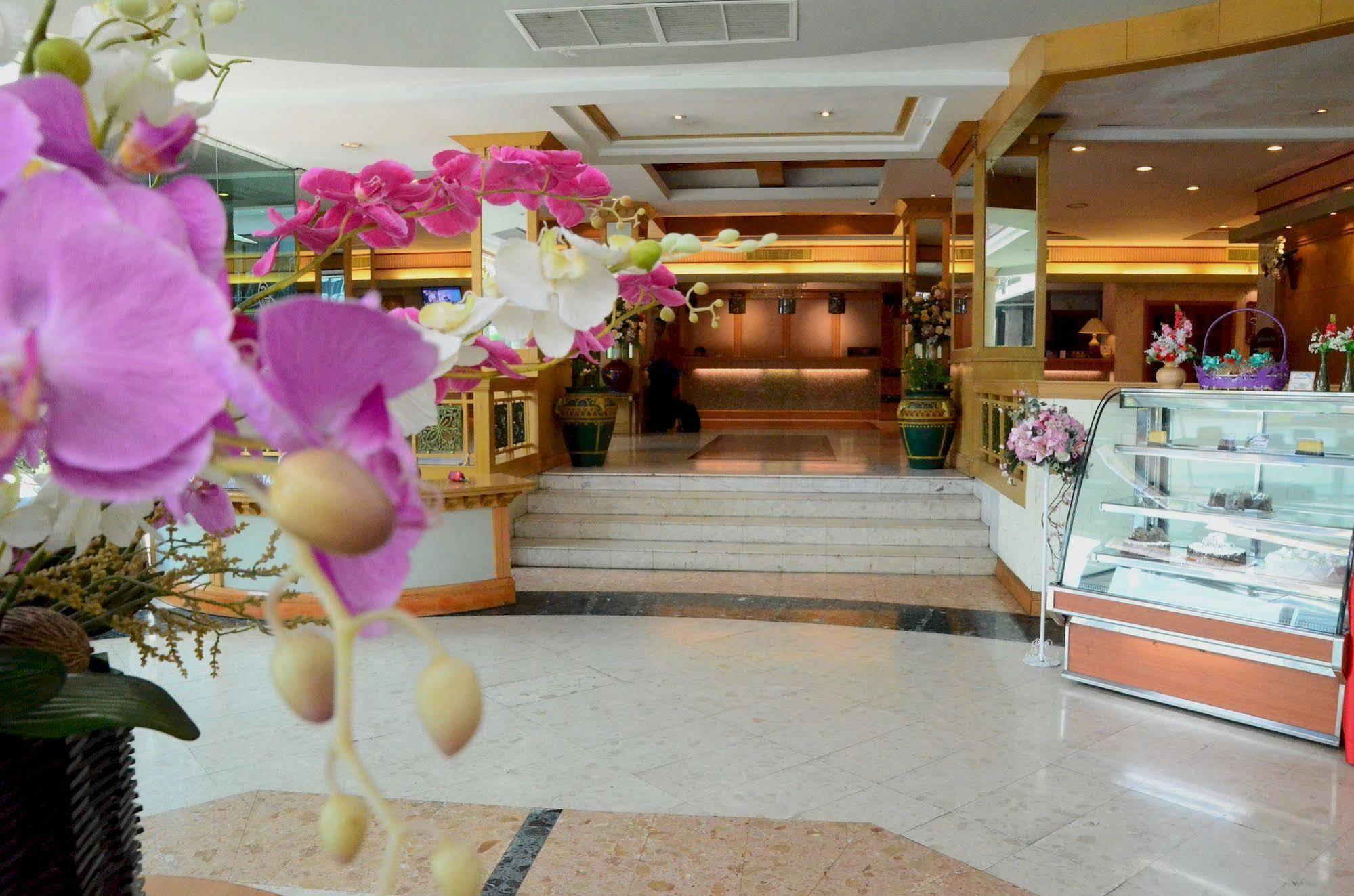 Hotel Ratchada 3*