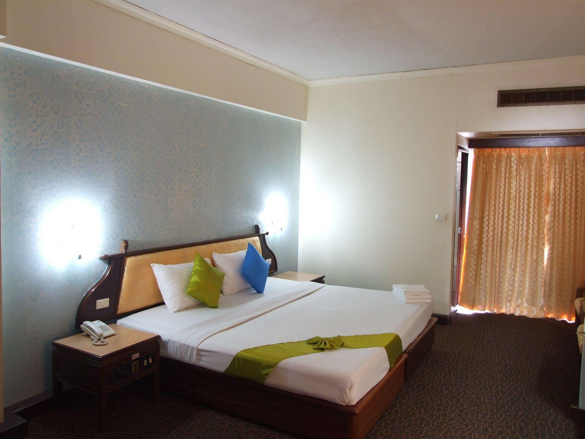Ratchada Hotel