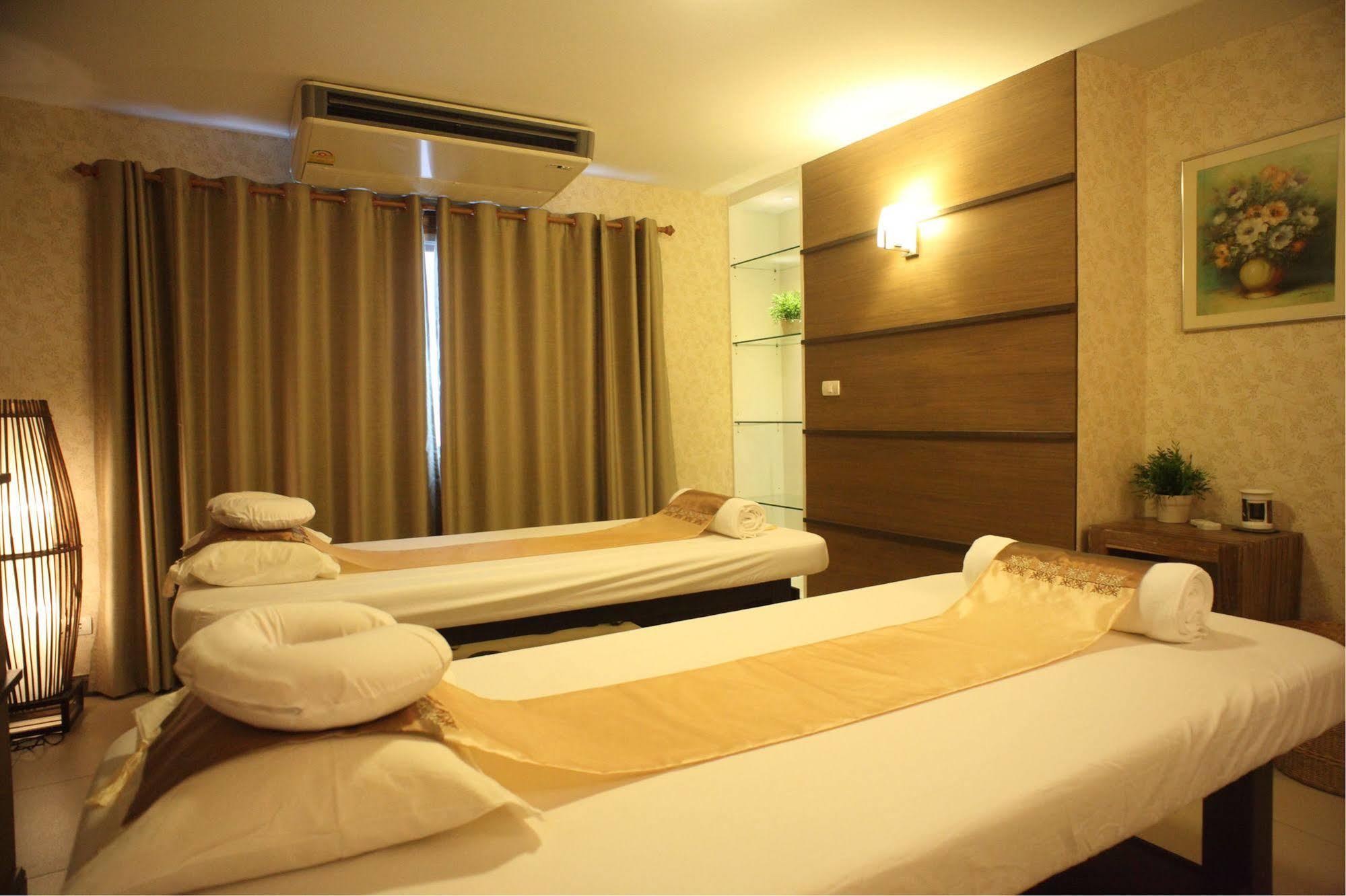 Hotell Prom Ratchada 4*