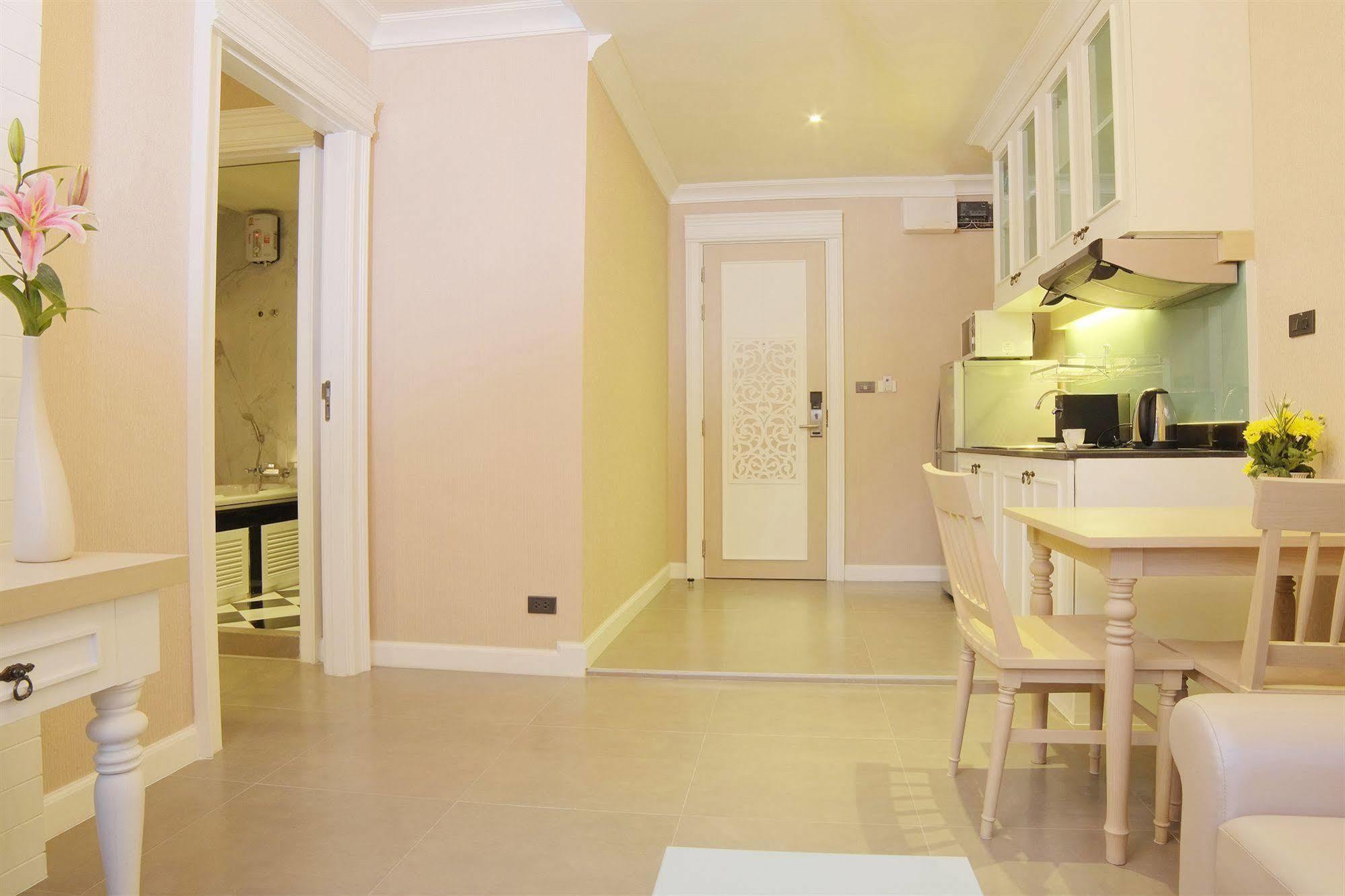 The Raya Surawong 3* Bangkok