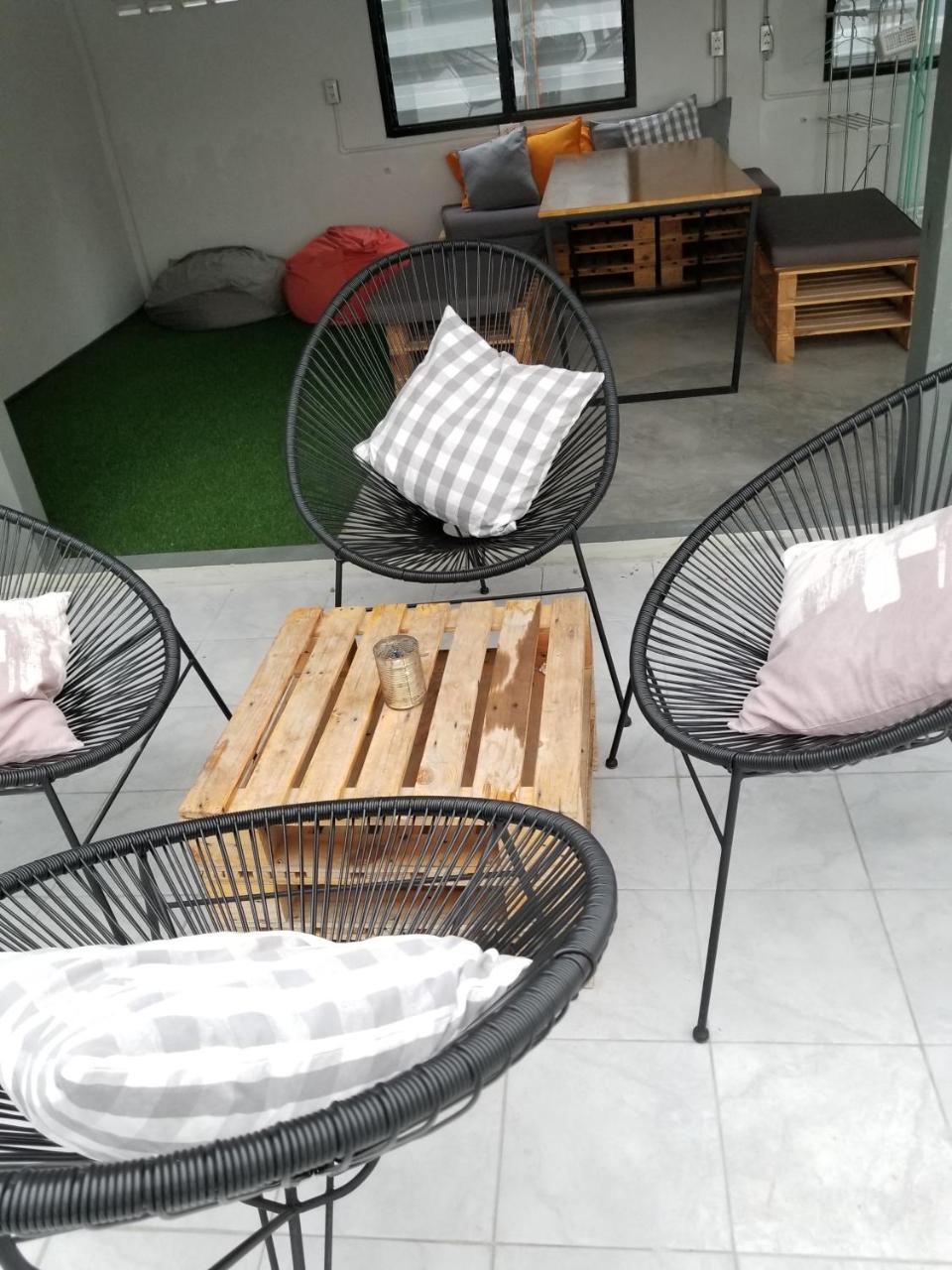 Hostal Bed To Bangkok