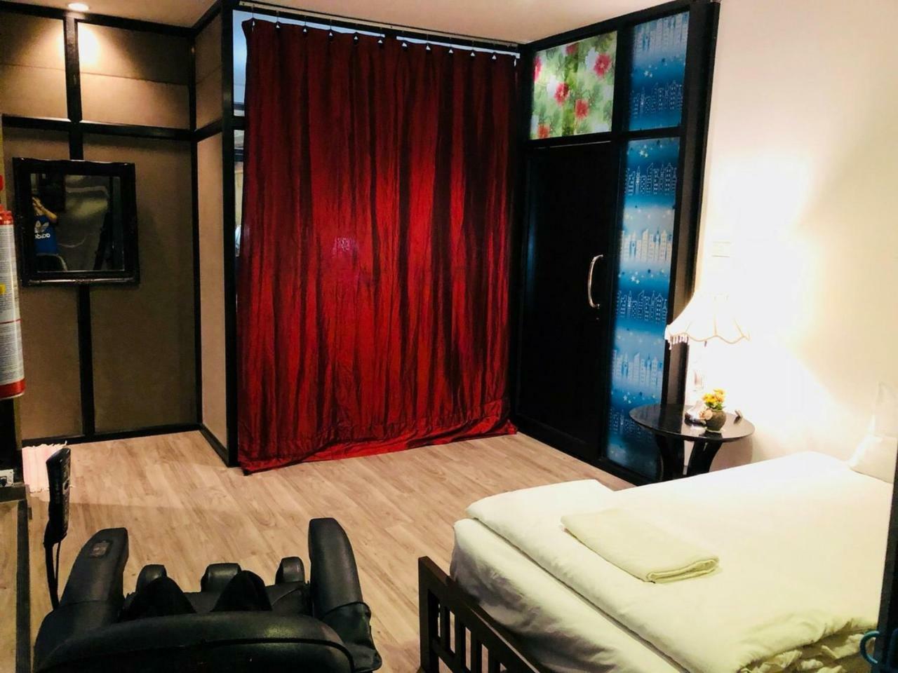 First 1 Boutique At Sukhumvit 1 Bangkok