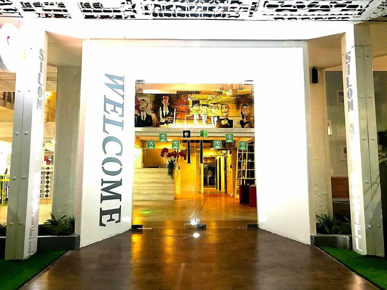 Hostel Silom Art *