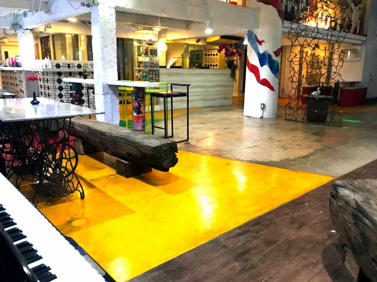 Silom Art Hostel