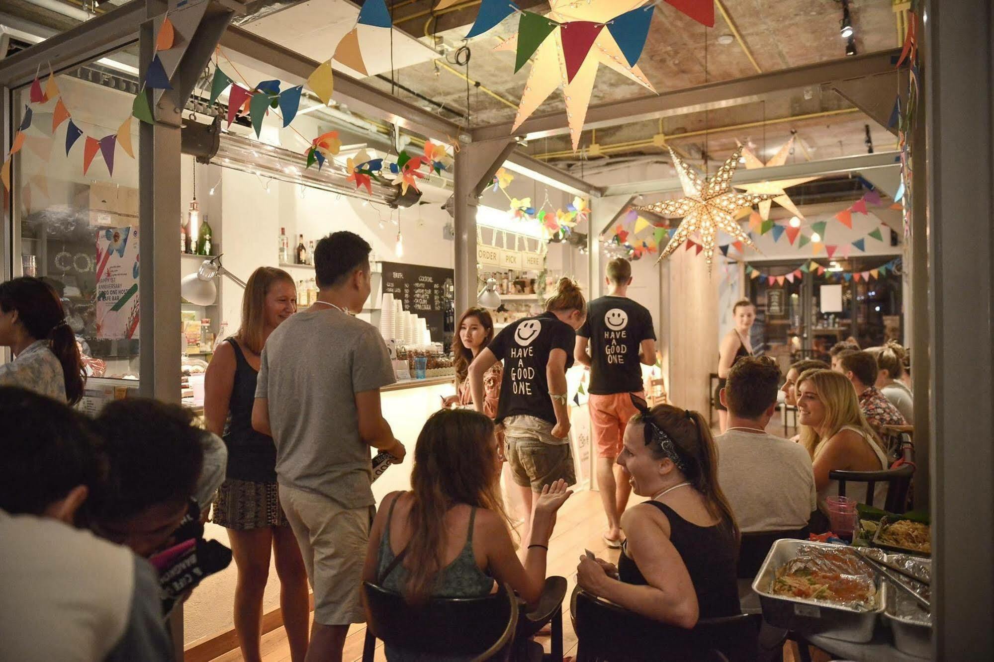 Hostal Good One Poshtel & Cafe Bar *