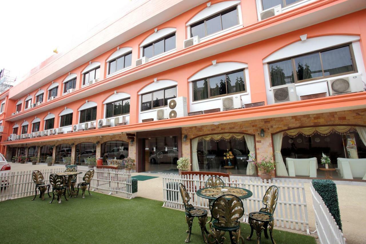 Khách sạn Pj Watergate 3*