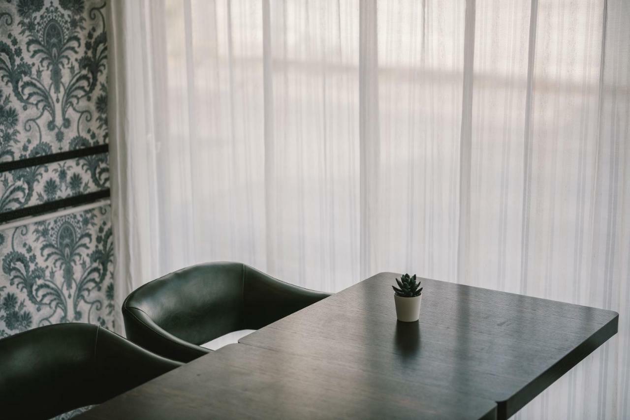 Hostel Guyasuka X Suthisarn Bangkok
