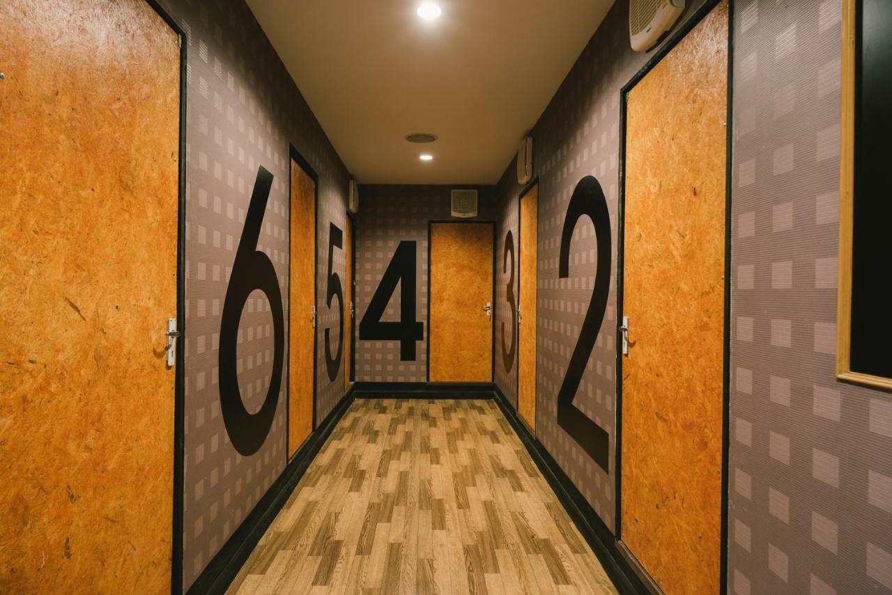 Guyasuka X Suthisarn Hostel Bangkok