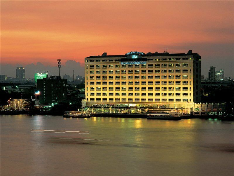 Khách sạn The Royal River Bangkok