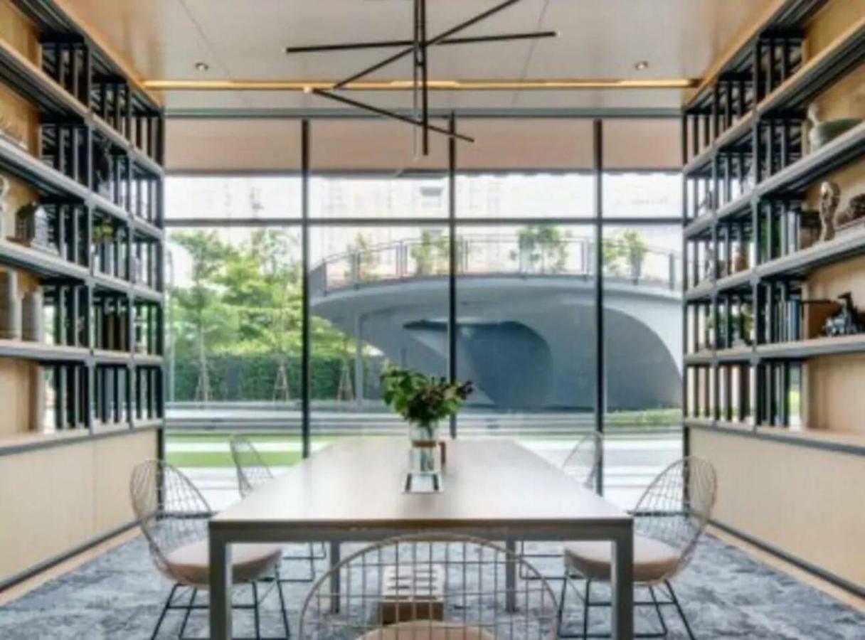 Apartment Ideo O2曼谷bangna区三万平森林轻氧公寓三个超大网红打卡泳池两个健身房足球场绿道都在小区内