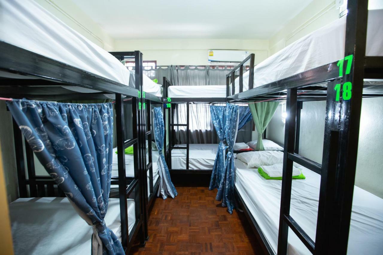 Hostel The Bridge *