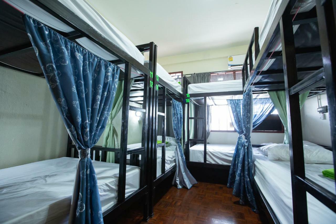 Hostel The Bridge *
