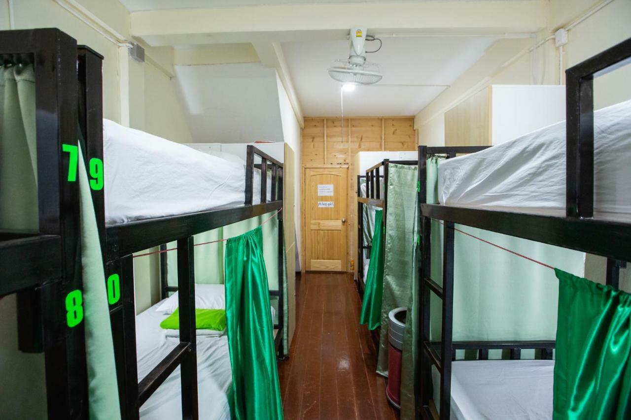 Hostel The Bridge *