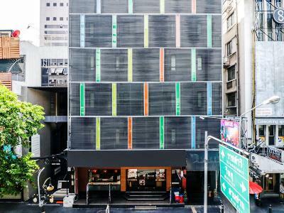 Bally Silom 3*