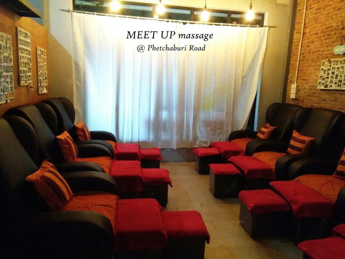 Meet Up Hostel