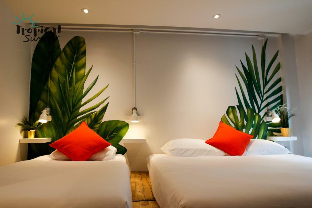 Tropical Summer Albergue *