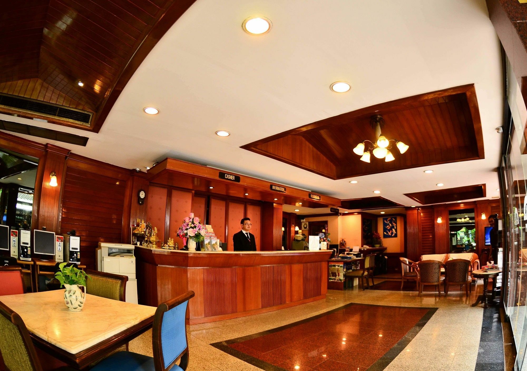 Hotell Silom Village