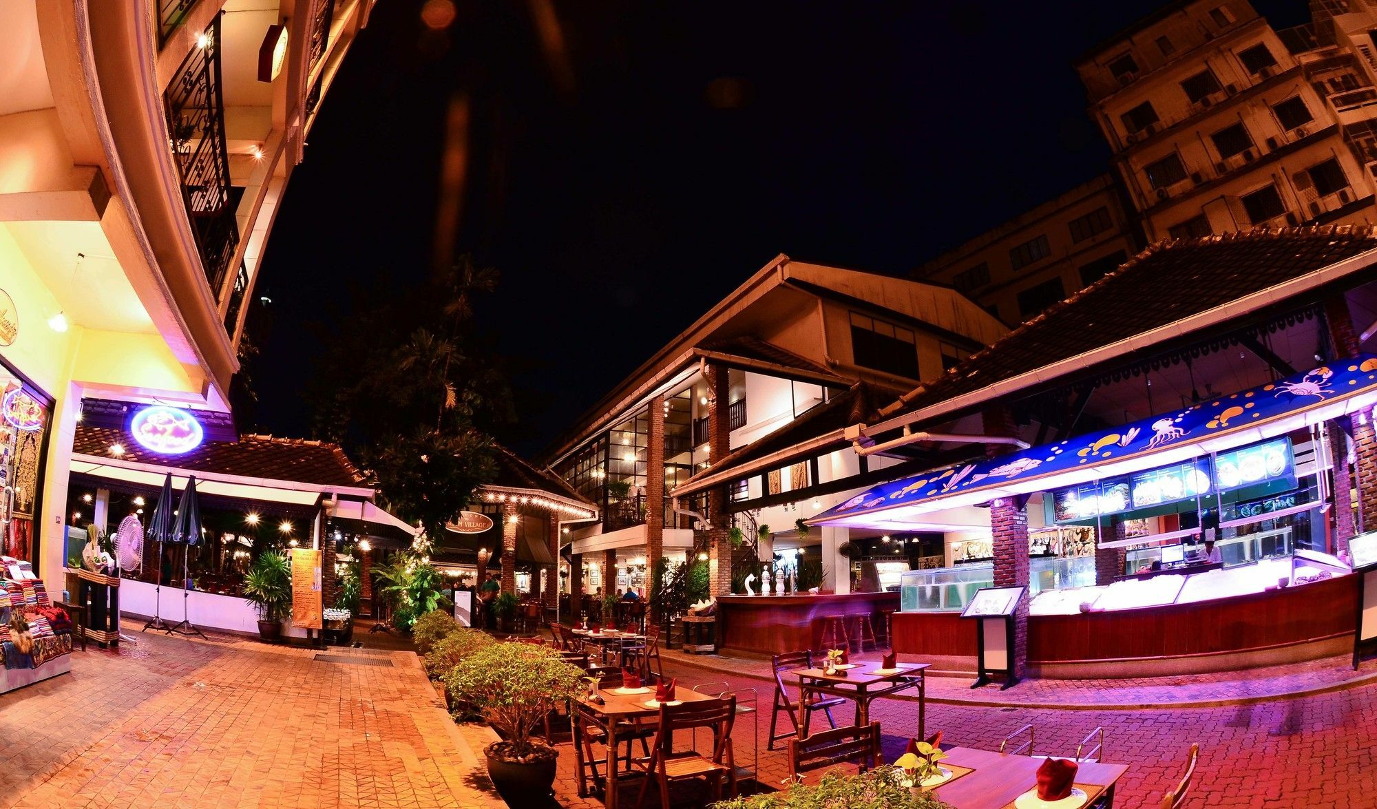 Silom Village Hotell