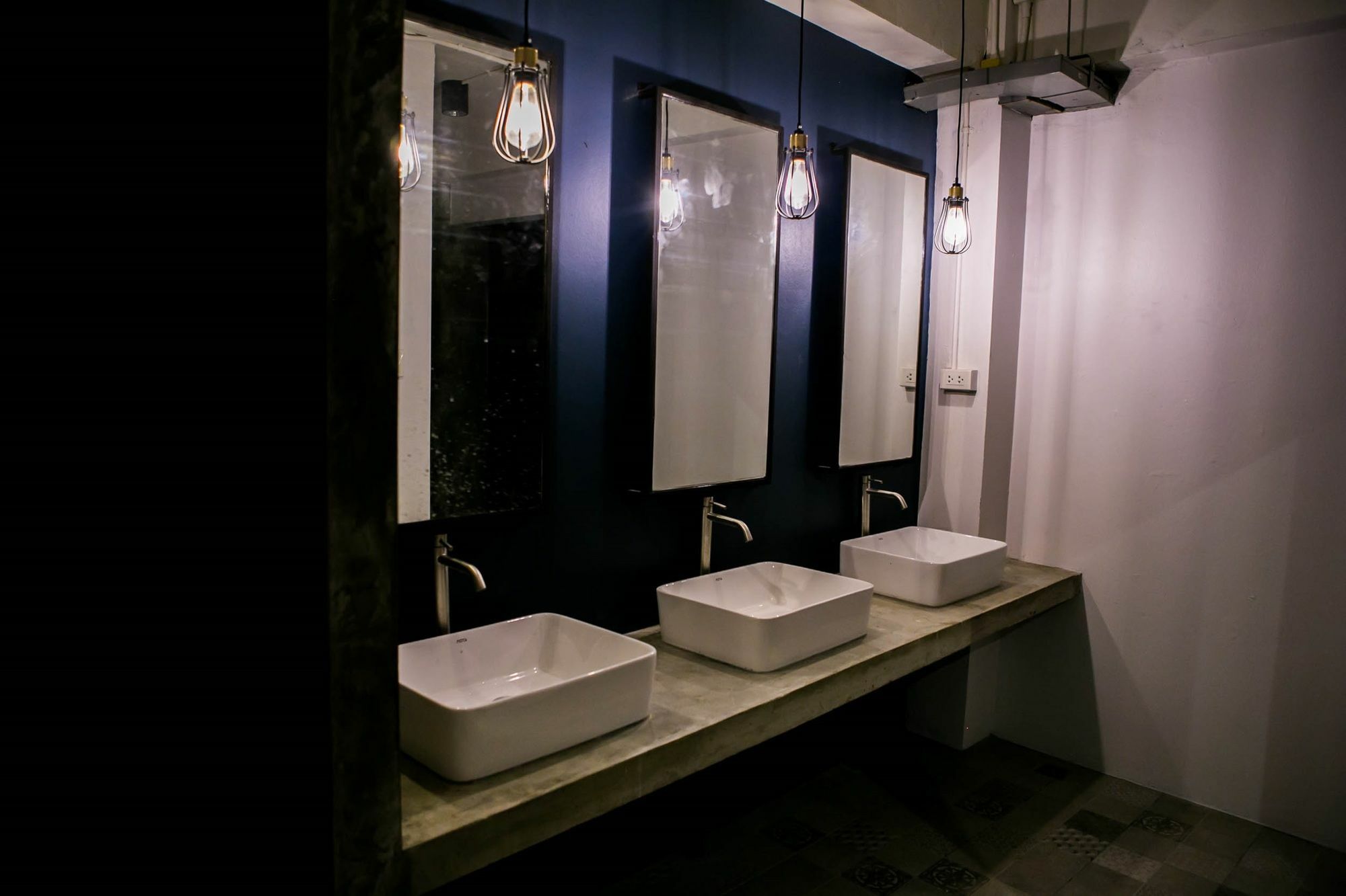 Silom Space Hostel