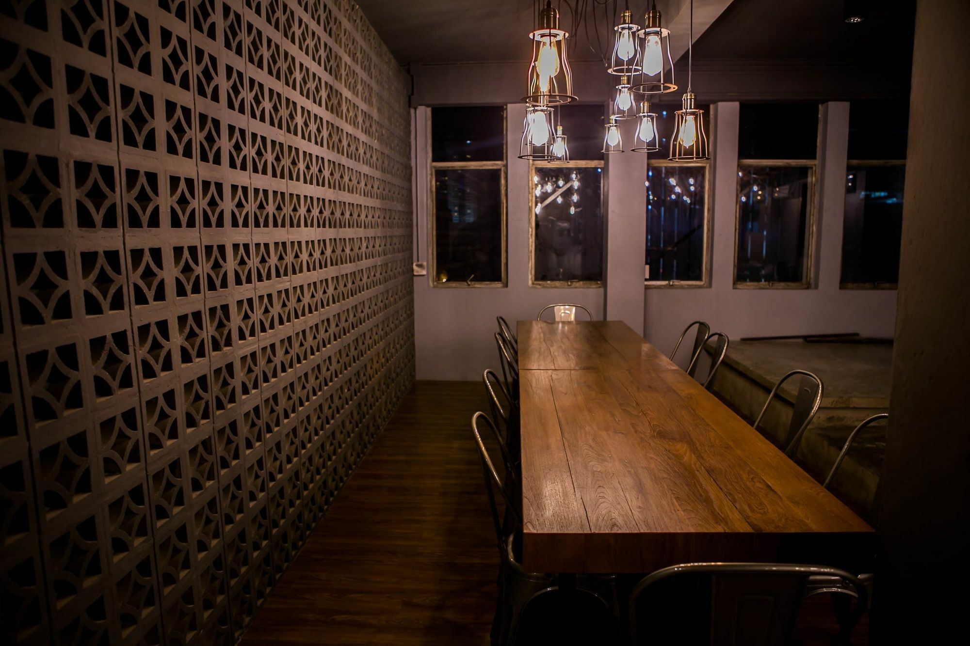 Silom Space Hostel *