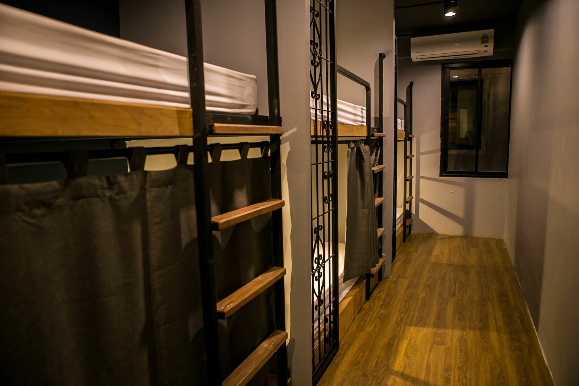 Hostel Silom Space *