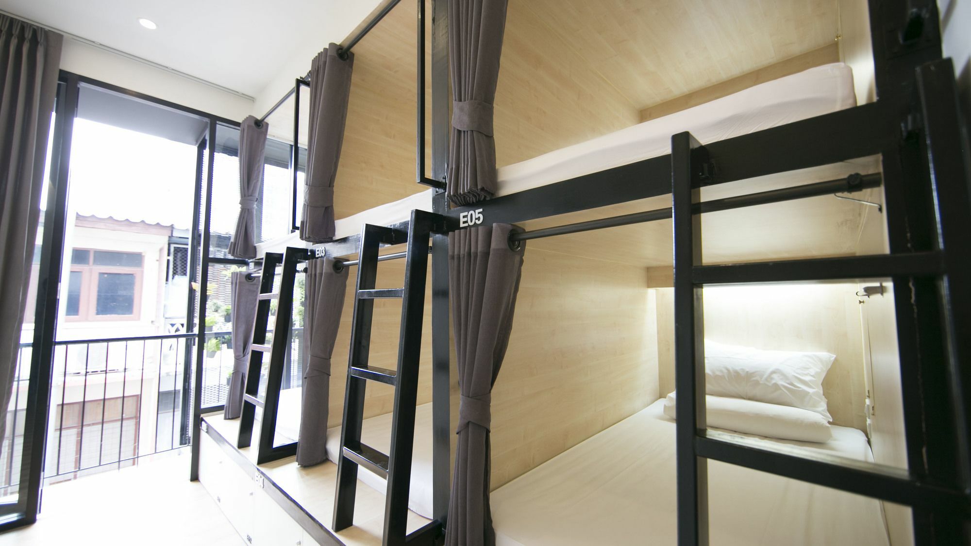 Hostel Lamurr Sukhumvit 41 *