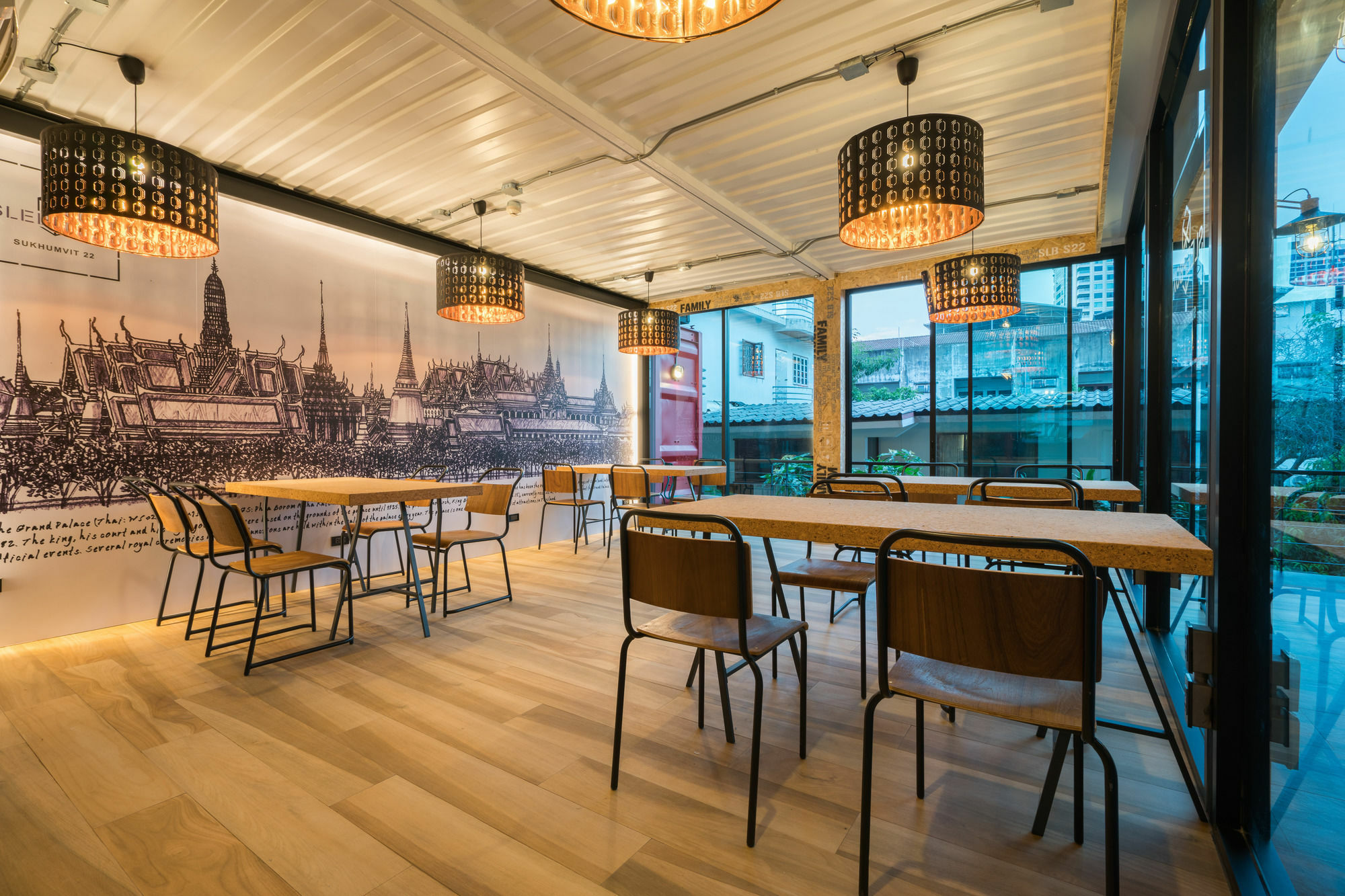 Vandrerhjem Sleep Box Sukhumvit 22 *