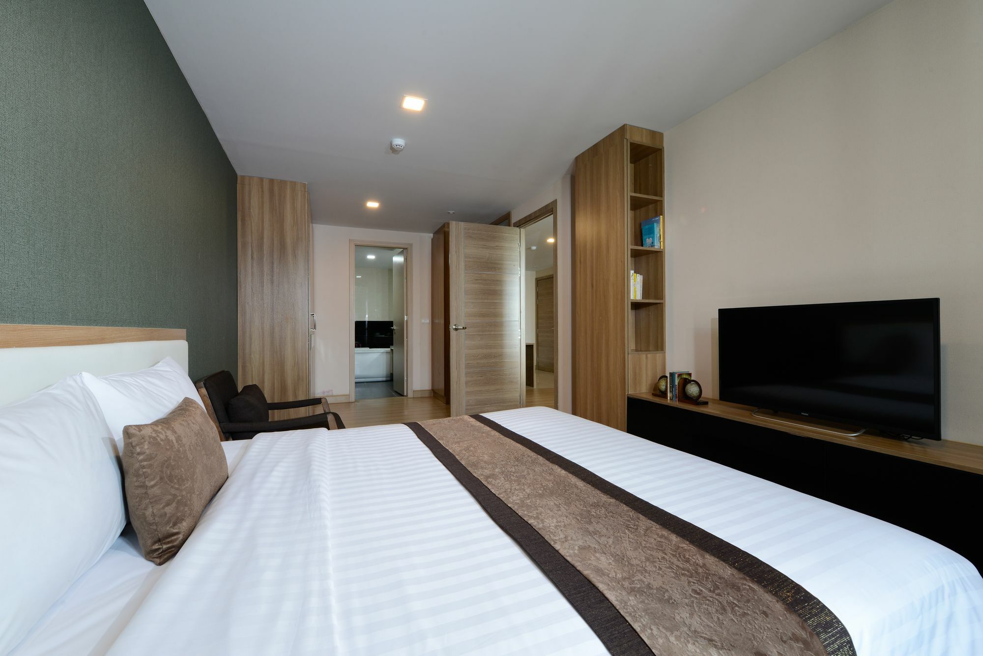Khách sạn hẻo lánh Ekamai By Aspira - Sha Certified Bangkok