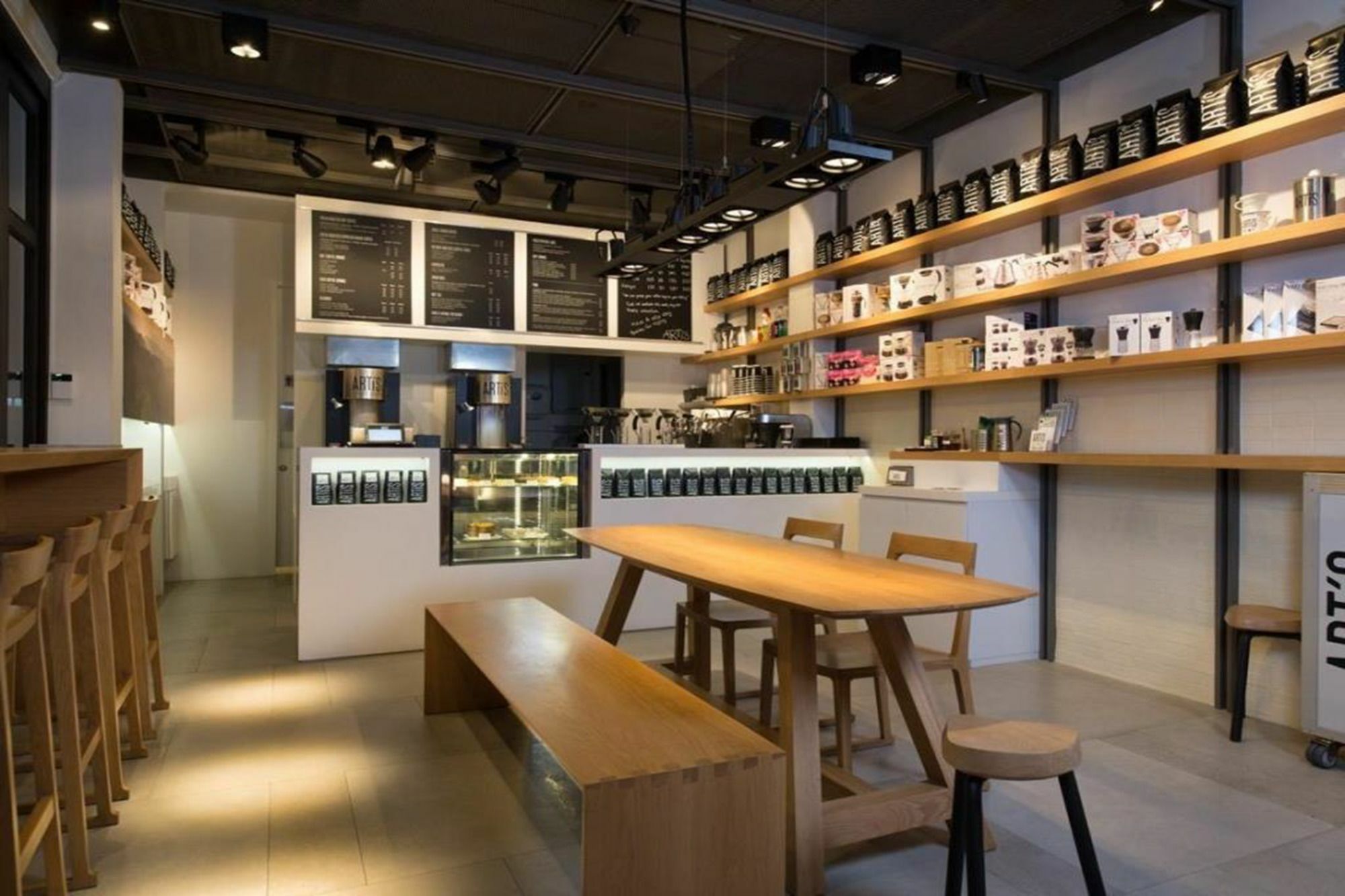 White House Asoke Sukhumvit 18 3*