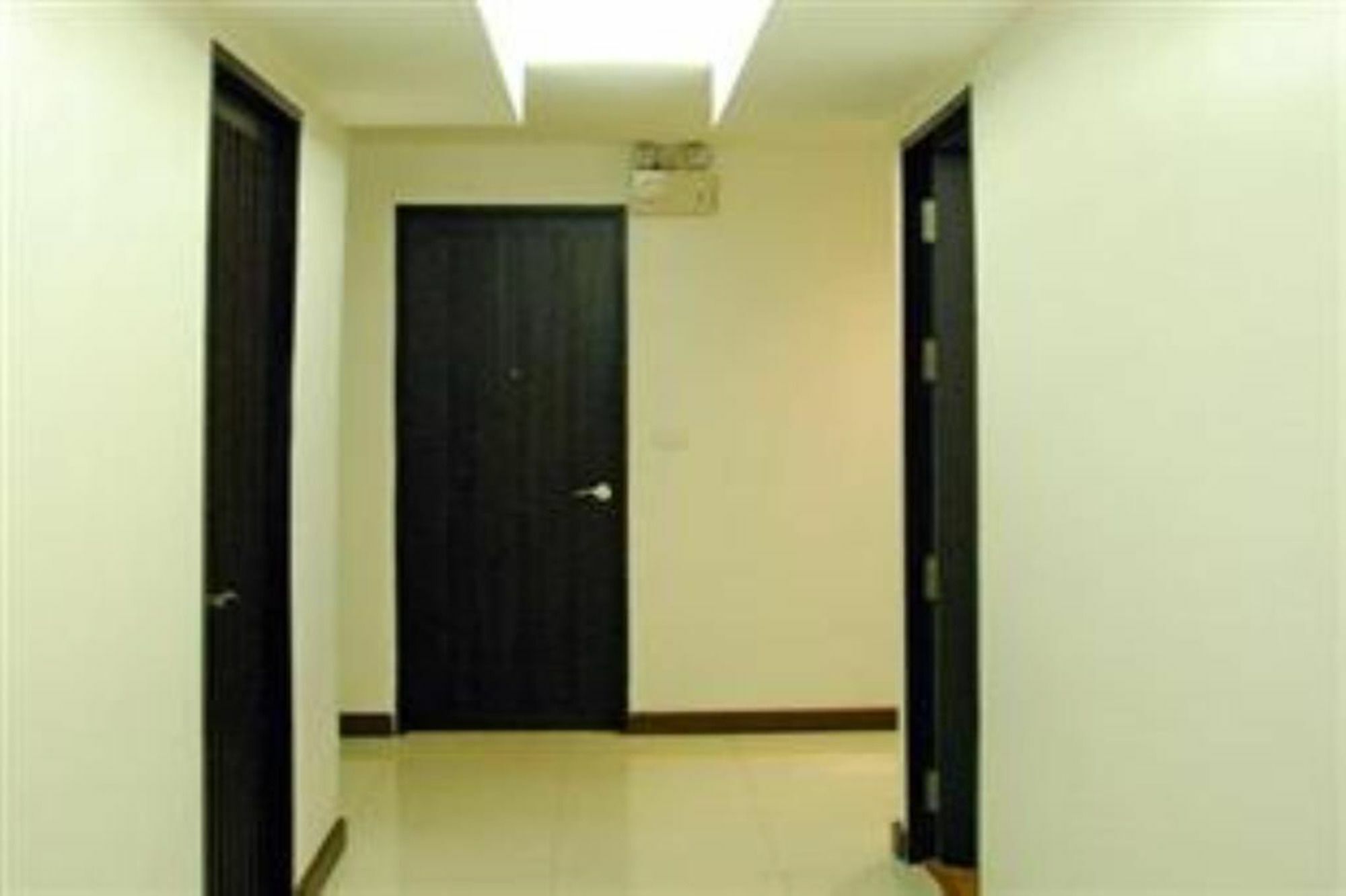 Hotel White House Asoke Sukhumvit 18 Bangkok