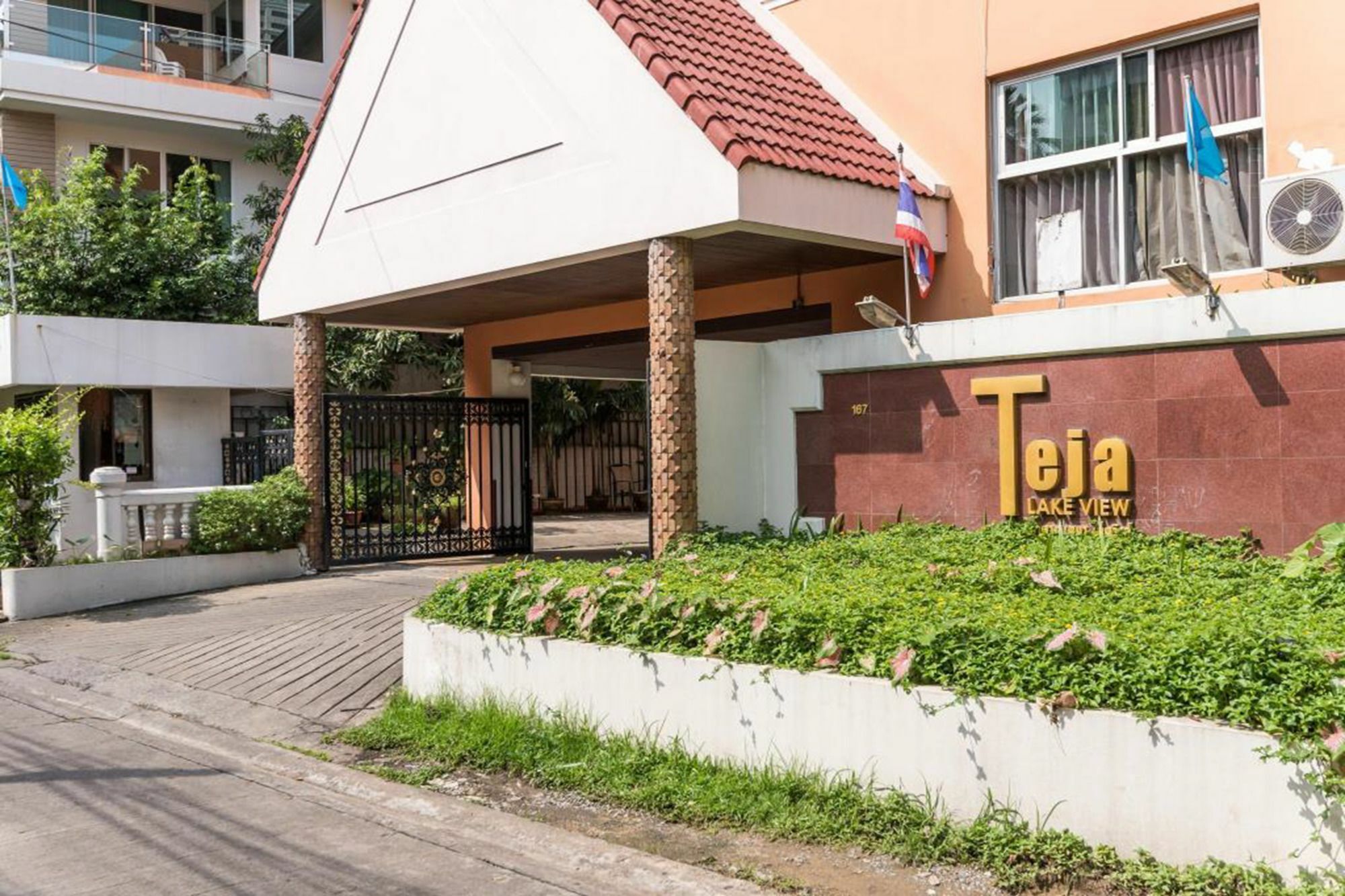 Teja Aparthotel