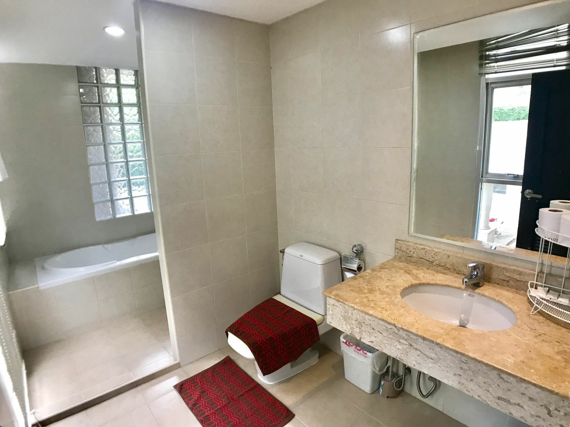 Apartment Twin Peaks Sukhumvit
