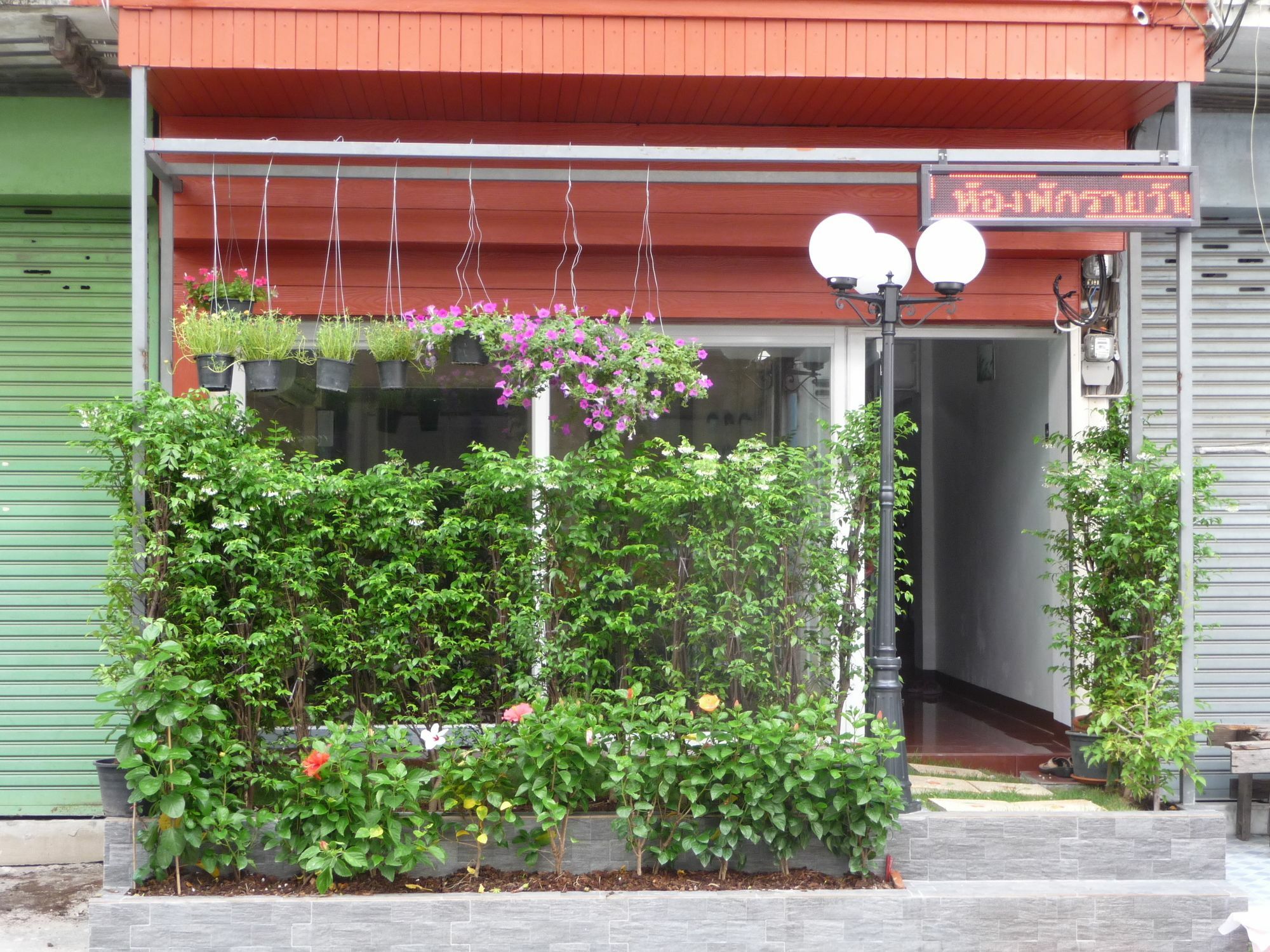 For 2* Bangkok