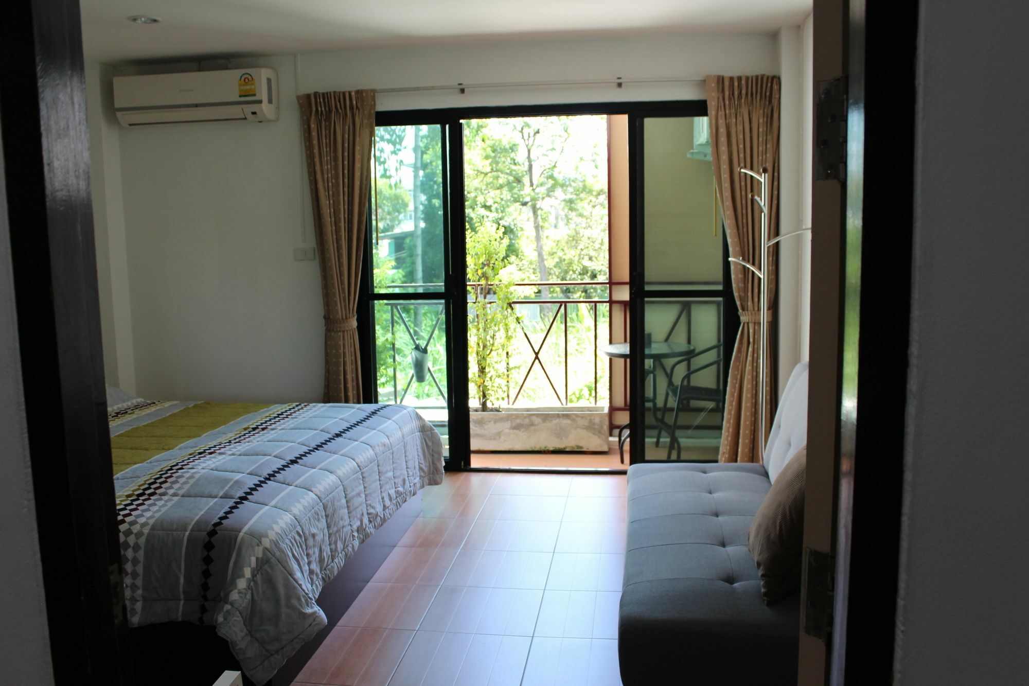 Place Apartment *