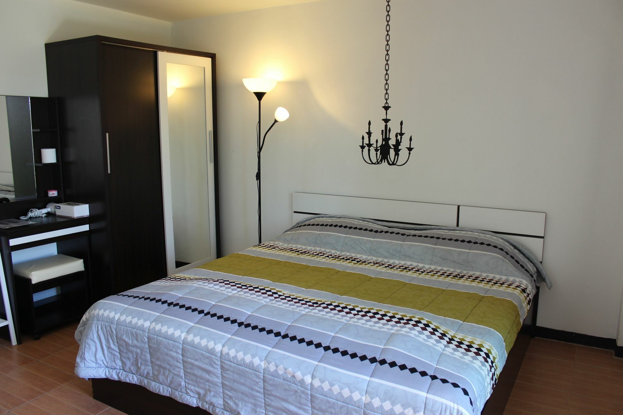 Apartment Place *