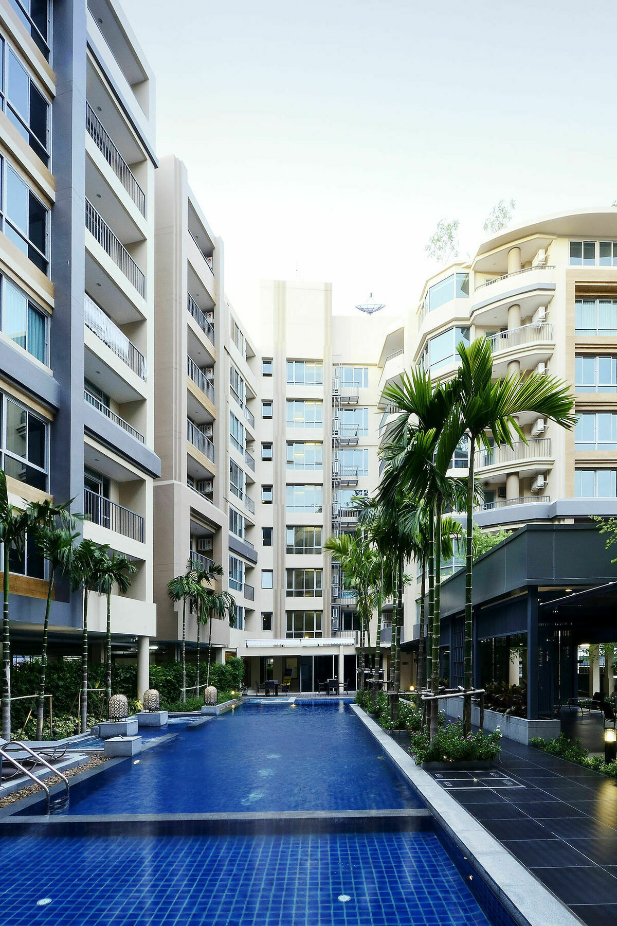 Roomme Hospitality Nang Linchee Branch Aparthotel Bangkok