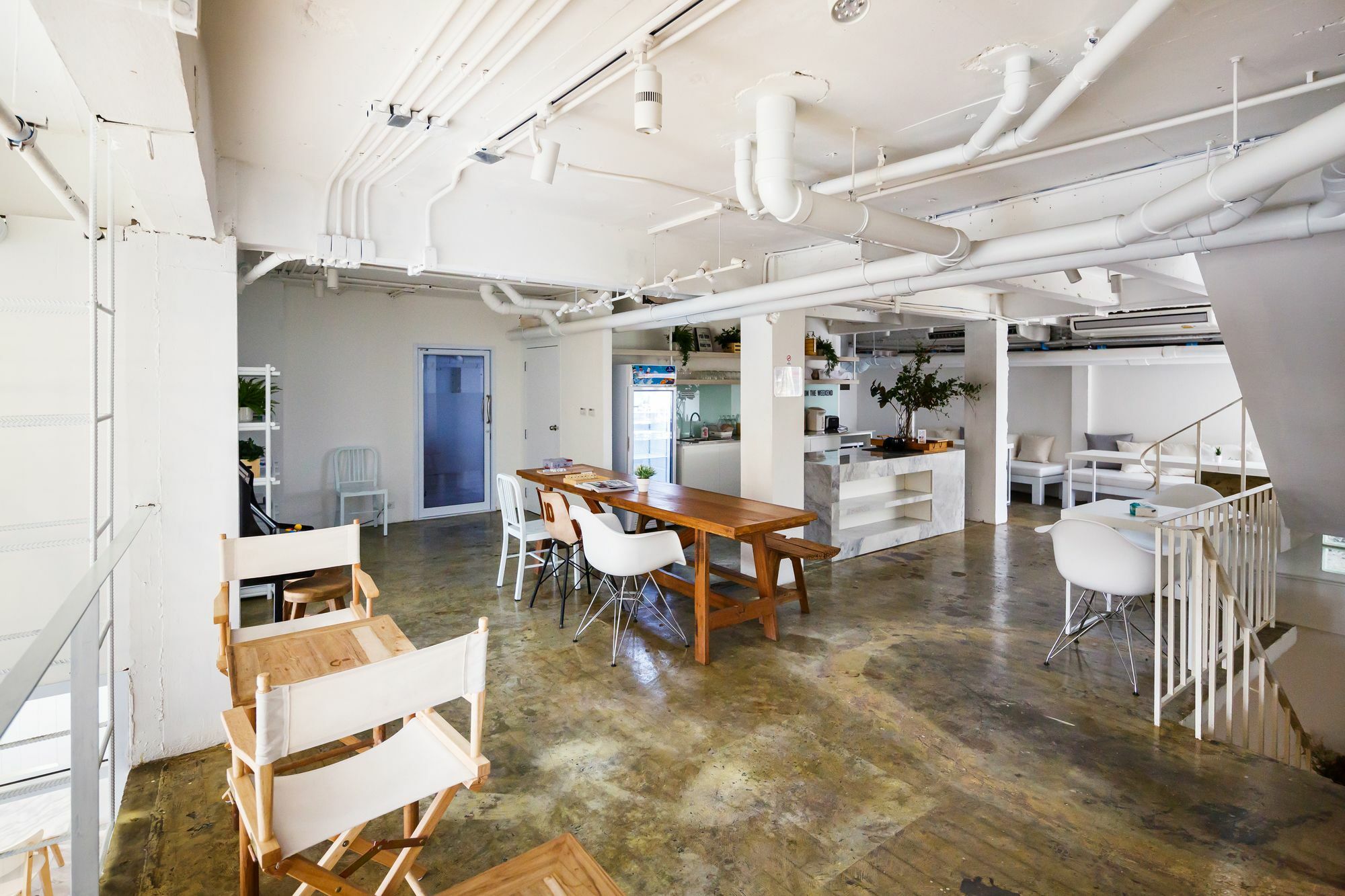 Everyday Sunday Social Hostel Bangkok