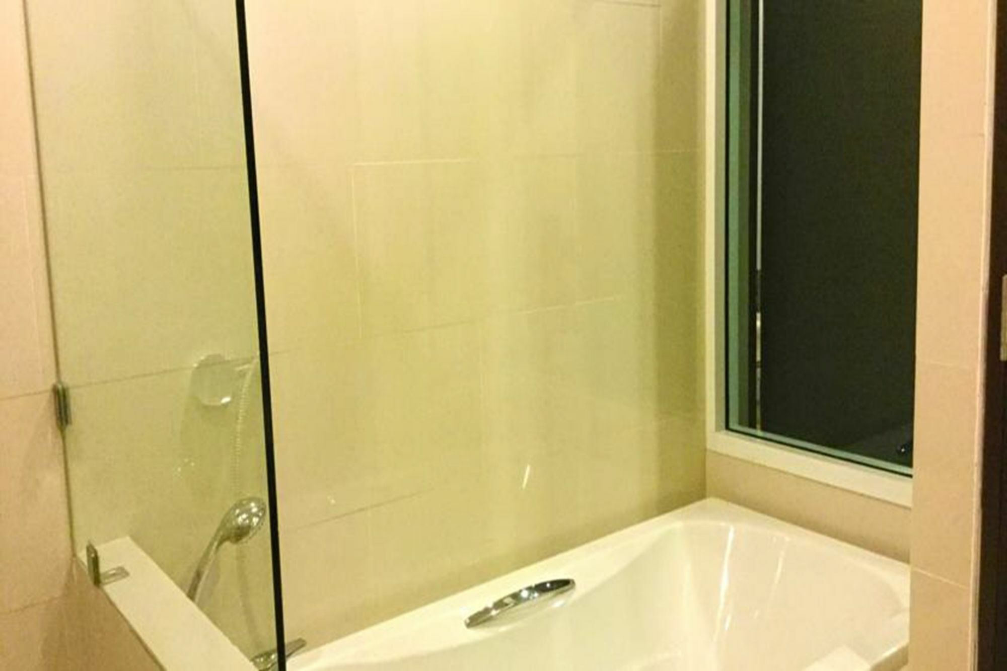 Chrisma Ramintra Soi 95 By Renvio Apartment