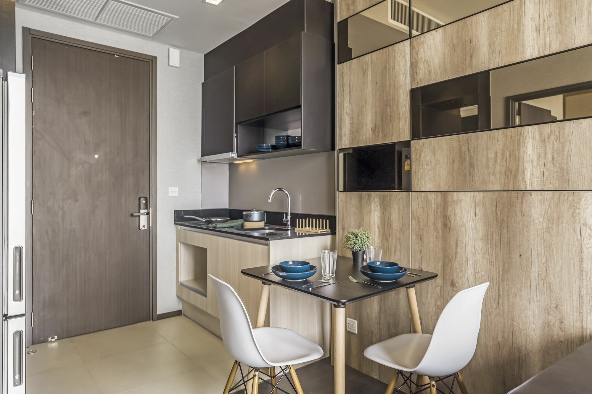 Edge Sukhumvit 23 Apartment Bangkok